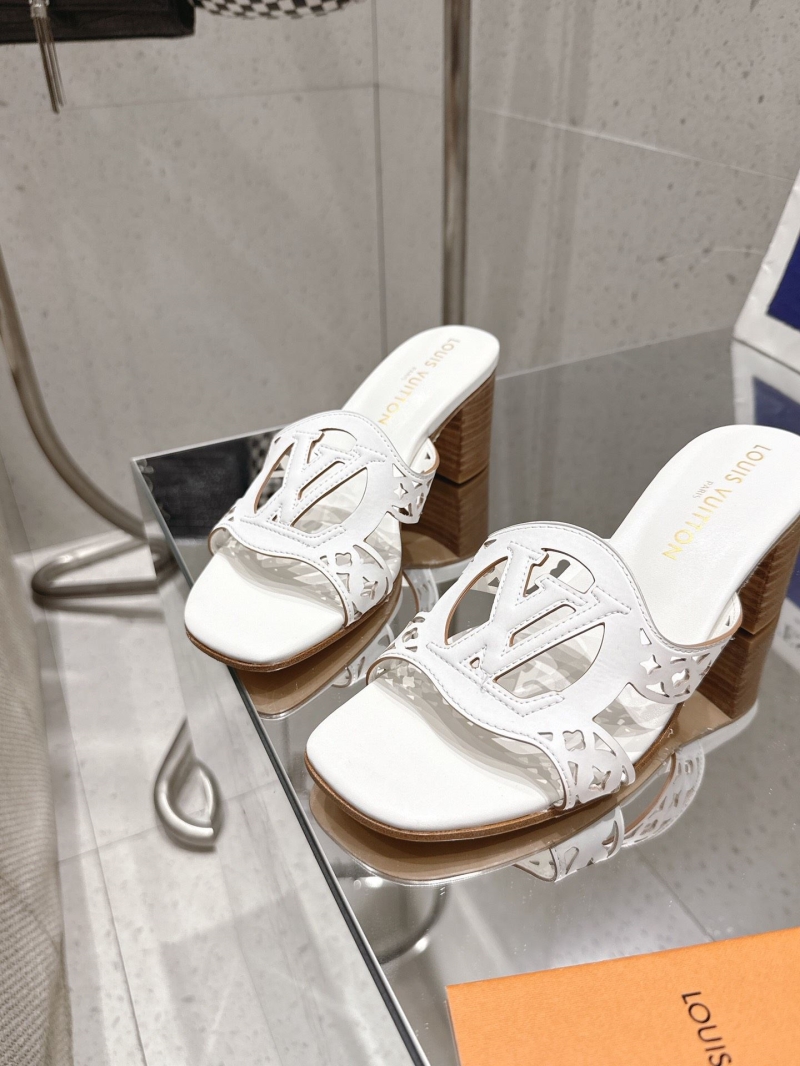 l0vis Vvtt0n slippers